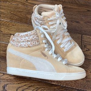 COPY - Puma Cream and White camouflage wedged sne…